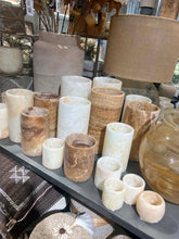 Indlæs billede til gallerivisning MANIPURA 42484 Alabast Lysestage Hvid H12