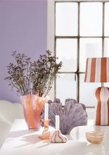Indlæs billede til gallerivisning COZY LIVING Clam Vase Purple
