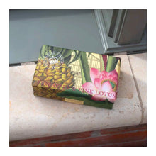 Indlæs billede til gallerivisning KEW GARDENS Pineapple & Pink Lotus Soap 240 g