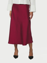 Indlæs billede til gallerivisning NEO NOIR Bovary Skirt Dark Red
