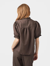 Indlæs billede til gallerivisning NEO NOIR Odesa Linen Blouse Dark Brown
