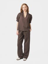 Indlæs billede til gallerivisning NEO NOIR Odesa Linen Blouse Dark Brown
