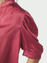 Indlæs billede til gallerivisning NEO NOIR Roella Heavy Sateen Blouse Cherry Pink
