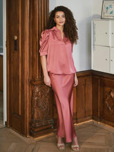 Indlæs billede til gallerivisning NEO NOIR Roella Heavy Sateen Blouse Cherry Pink
