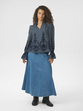 Indlæs billede til gallerivisning NEO NOIR Amara Stripe Emb Blouse Navy
