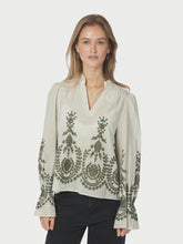 Indlæs billede til gallerivisning NEO NOIR Amara Stripe Emb Blouse Dusty Green

