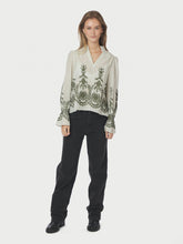 Indlæs billede til gallerivisning NEO NOIR Amara Stripe Emb Blouse Dusty Green
