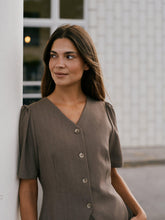 Indlæs billede til gallerivisning NEO NOIR Jules Pinstripe Blouse Taupe
