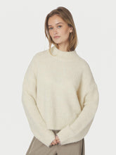 Indlæs billede til gallerivisning NEO NOIR Paulina Fluffy Knit Blouse Off White
