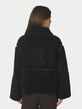 Indlæs billede til gallerivisning NEO NOIR Castor Faux Fur Jacket Black
