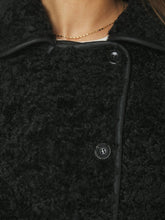 Indlæs billede til gallerivisning NEO NOIR Castor Faux Fur Jacket Black
