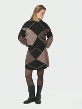 Indlæs billede til gallerivisning NEO NOIR Inga Check Fluff Knit Blouse Dark Brown
