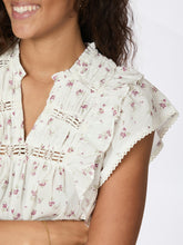 Indlæs billede til gallerivisning NEO NOIR Jayla Small Blossom Top Creme
