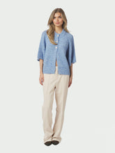 Indlæs billede til gallerivisning NEO NOIR Benuta Fluffy Cardigan Dusty Blue
