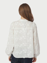 Indlæs billede til gallerivisning NEO NOIR Oda Deco Emb Shirt White
