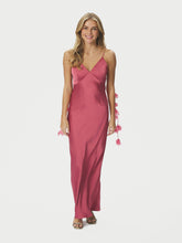 Indlæs billede til gallerivisning NEO OIR Colly Heavy Sateen Dress Cherry Pink
