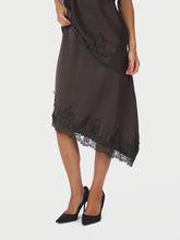 Indlæs billede til gallerivisning NEO NOIR Fiora Lace Skirt Dark Brown
