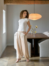Indlæs billede til gallerivisning NEO NOIR Fayla Drapy Satin Ballon Dark Sand
