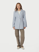 Indlæs billede til gallerivisning NEO NOIR Bowie Herringbone Blazer Light Blue
