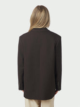Indlæs billede til gallerivisning NEO NOIR Gaby Pinstripe Blazer Dark Brown
