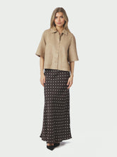 Indlæs billede til gallerivisning NEO NOIR Editta Faux Suede Jacket Sand
