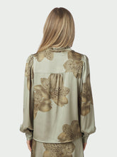 Indlæs billede til gallerivisning NEO NOIR Massima Misty Orchid Blouse Smoke Green

