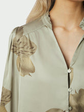 Indlæs billede til gallerivisning NEO NOIR Massima Misty Orchid Blouse Smoke Green
