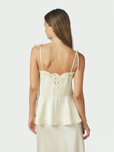 Indlæs billede til gallerivisning NEO NOIR Kaela Heavy Sateen Lace Top Yellow
