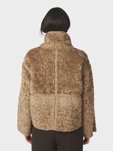 Indlæs billede til gallerivisning NEO NOIR Nida Faux Fur Jacket Taupe
