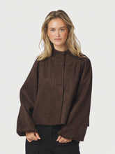 Indlæs billede til gallerivisning NEO NOIR Tirsa Faux Suede Jacket Dark Brown
