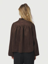Indlæs billede til gallerivisning NEO NOIR Tirsa Faux Suede Jacket Dark Brown
