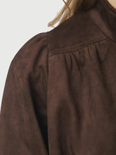 Indlæs billede til gallerivisning NEO NOIR Tirsa Faux Suede Jacket Dark Brown
