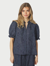 Indlæs billede til gallerivisning NEO NOIR Zika Flower Stripe Blouse Dark Blue
