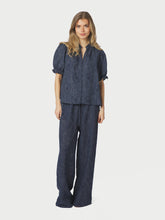 Indlæs billede til gallerivisning NEO NOIR Zika Flower Stripe Blouse Dark Blue
