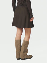Indlæs billede til gallerivisning NEO NOIR Laurine Structure Skirt Dark Brown
