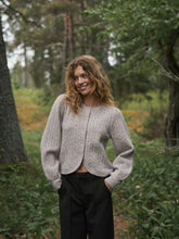 Indlæs billede til gallerivisning NEO NOIR Koteas Cable Knit Cardigan Beige
