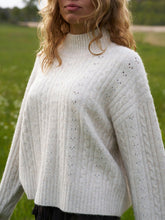 Indlæs billede til gallerivisning NEO NOIR Anda Cable Knit Blouse Ivory
