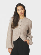 Indlæs billede til gallerivisning NEO NOIR Gio Fluffy Knit Cardigan Beige Melange
