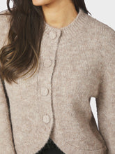 Indlæs billede til gallerivisning NEO NOIR Gio Fluffy Knit Cardigan Beige Melange

