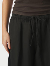 Indlæs billede til gallerivisning NEO NOIR Roxane Ballon Linen Pant Sort
