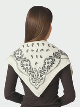 Indlæs billede til gallerivisning NEO NOIR Adelina Paisley Knit Scarf Off White
