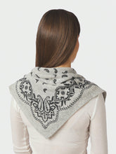 Indlæs billede til gallerivisning NEO NOIR Adelina Paisley Knit Scarf Grey Melange
