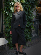Indlæs billede til gallerivisning NEO NOIR Rima Slim Pinstripe Shorts Navy
