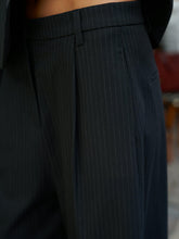 Indlæs billede til gallerivisning NEO NOIR Rima Slim Pinstripe Shorts Navy
