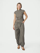 Indlæs billede til gallerivisning NEO NOIR Roxane Balloon Check Pants Dusty Army
