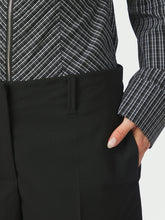 Indlæs billede til gallerivisning NEO NOIR Hannah Bermuda Shorts Black
