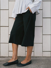 Indlæs billede til gallerivisning NEO NOIR Hannah Bermuda Shorts Black
