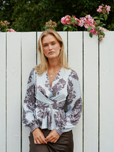 Indlæs billede til gallerivisning NEO NOIR Rista Deco Drop Blouse Light Blue
