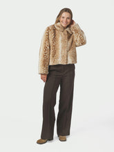 Indlæs billede til gallerivisning NEO NOIR Camina Jacket Faux Fur Beige
