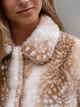 Indlæs billede til gallerivisning NEO NOIR Camina Jacket Faux Fur Beige
